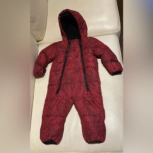 Jordan snowsuit 24 month bought for 100$ barely worn